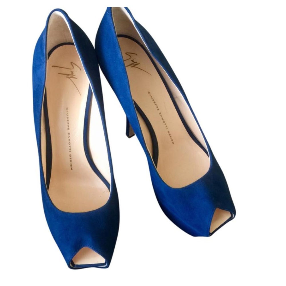 Navy blue Giuseppe Platform, perfect condition.